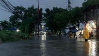 Diguyur Hujan, Banjir Sepaha Di Jalan Kemang Utara Jaksel