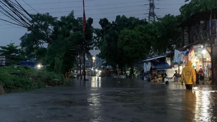 Banjir di Jalan Kemang Utara IX Jaksel