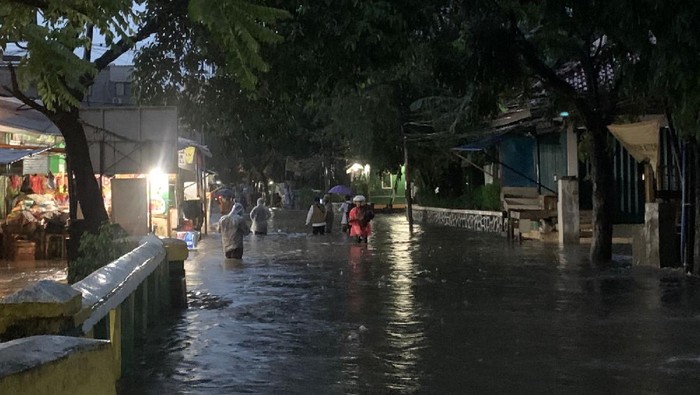 Banjir di Jalan Kemang Utara IX Jaksel