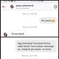 Baim Wong rupanya pertama kali mulai mendekati sang istri melalui DM Instagram. Awalnya Baim terlihat basa-basi menanyakan kedekatan Paula dengan wanita bernama Ilmira. Walaupun balasan Paula saat itu terlihat singkat, namun Baim pantang menyerah. Terbukti, sekarang keduanya telah menjadi pasangan suami-istri. Foto: YouTube/Baim Paula