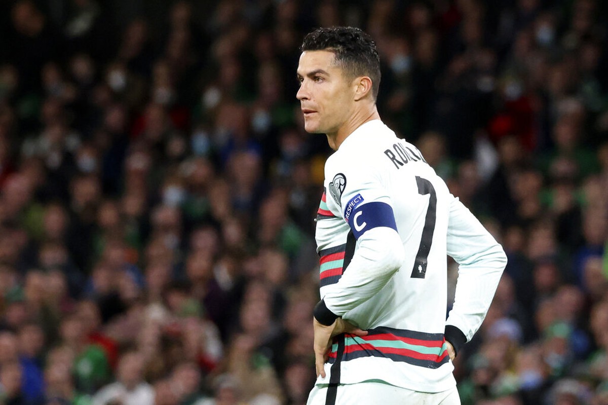 Suporter Irlandia Bentangkan Poster CR7, tapi Bukan Ronaldo (AP)