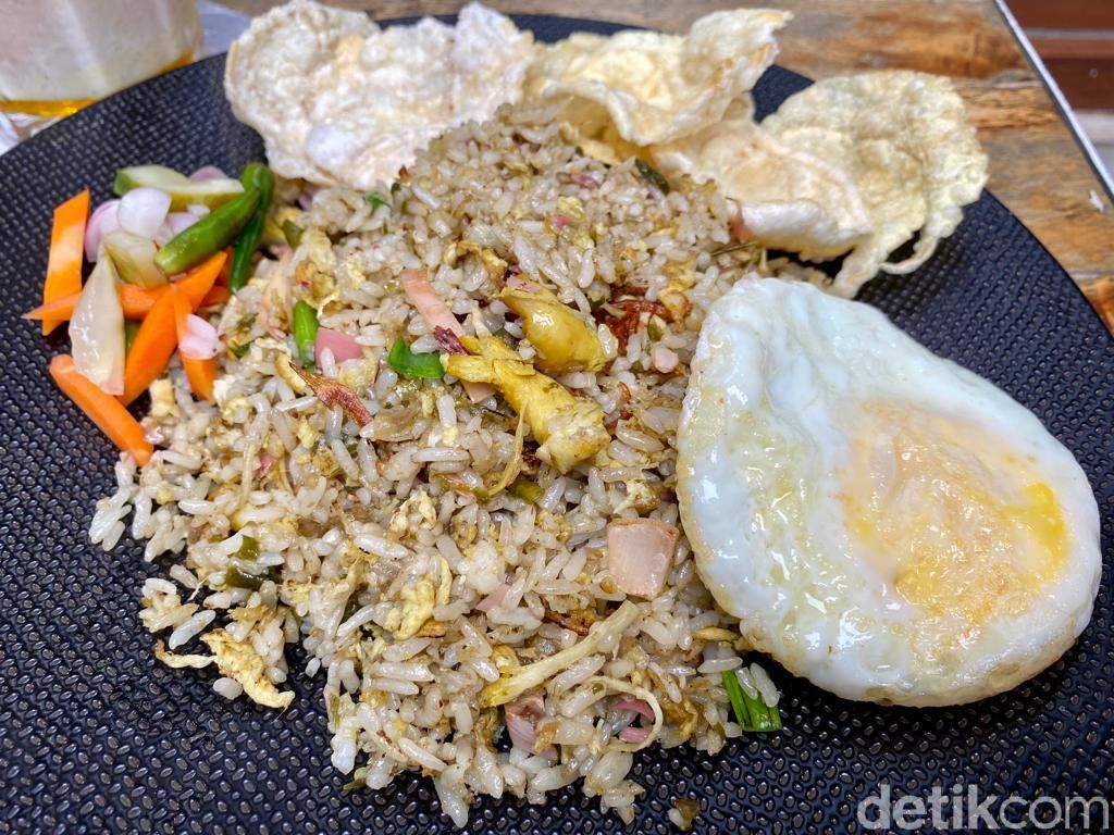 Dadi's Coffee Garden: Ada Udon Tek Tek dan Kopi Susu Pisang di Coffee Shop Kece Depok