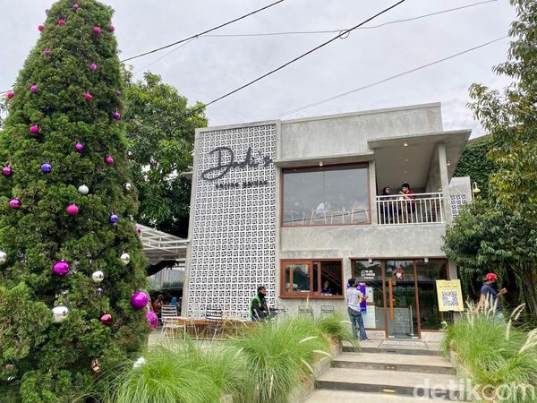 Nyantai di Coffee Shop Kece di Depok, Cicip Udon Tek Tek dan Es Kopi Susu