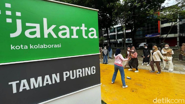 Pemprov DKI Jakarta kembali membuka ruang terbuka hijau, salah satunya Taman Puring. RTH yang terletak di Jakarta Selatan itu pun kembali ramai pengunjung.