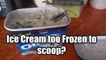 Iya, habis itu kan sendoknya panas, tuh. Tunggu deh sampai sendoknya lebih hangat saat es krim juga sudah mulai meleleh. Superb. Foto: via Reddit