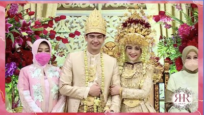 7 Potret Pernikahan Ria Ricis dan Teuku Ryan, Mewah Bernuansa Emas