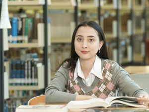 50 Contoh Majas Metafora dan Fungsinya