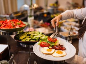 Pikir Lagi saat Ambil Jatah Sarapan Hotel, Jauhi Kawah Anak Krakatau