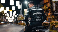 Owner Rabbit and Wheels Muhammad Zul Irvan atau biasa disapa Irvan Octria membenarkan jika jaket tersebut ialah jaket dari tokonya. Foto: Dok. Rabbit and Wheels