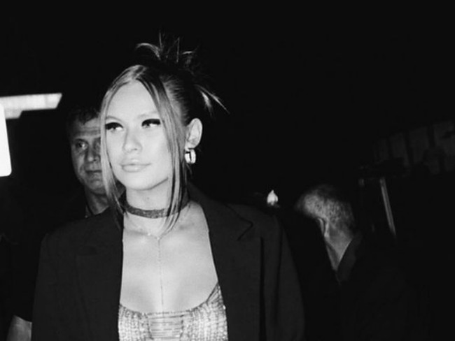 Josie Canseco merayakan ulang tahun ke-25 baru-baru ini. Saat pergi ke tempat ulang tahunnya di kawasan elite di Hollywood, Jossie tampil mengenakan busana menerawang sehingga dadanya terekspos. Foto: dok. Instagram/@josiecanseco