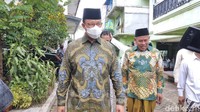 Kepada wartawan, Anies mengaku kehadirannya itu untuk menepati janji, jika memiliki kegiatan di Surabaya, Jawa Timur, akan mampir untuk bersilaturahmi.