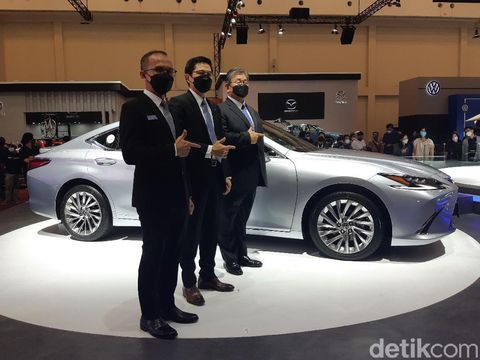 Lexus ES 300 h