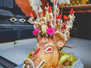 Memakai Kepala Babi Utuh, Sate Renteng Khas Bali Punya Makna Mendalam