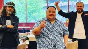 Mengenang Mendiang Rony Dozer saat Cicip Soto hingga Donat