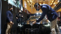 Di ASEAN, mobil ini hanya ada satu unit saja.