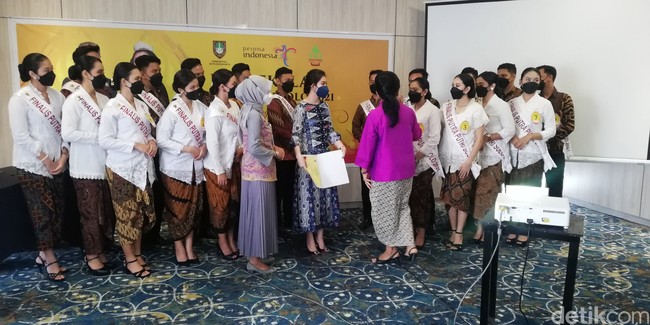 Tujuan apa? Berkontribusi, memajukan Kota Solo, itu hasilnya akan beda meskipun tidak keluar sebagai pemenang. Berbeda halnya jika kalian hanya bertujuan ingin jadi pemenang, maka akan hilang dan tugas-tugas ke depan tidak pernah muncul lagi, ujarnya di hadapan para peserta.(Foto: Dok. Ari Purnomo/detikcom)