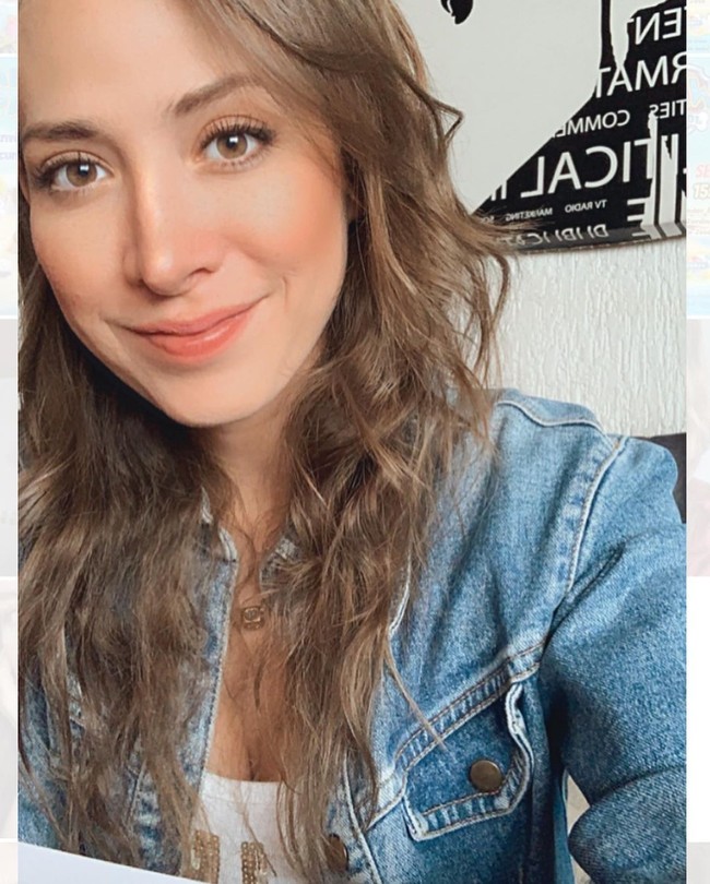 Wanita asal Meksiko tersebut mengawali kariernya sejak kecil. Ia pertama kali tampil di televisi dengan membintangi program Sesama Street. Sedangkan telenovela pertamanya berjudul Maria Isabel di 1997. Foto: Instagram @naidelynng