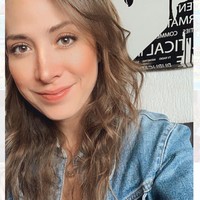 Wanita asal Meksiko tersebut mengawali kariernya sejak kecil. Ia pertama kali tampil di televisi dengan membintangi program Sesama Street. Sedangkan telenovela pertamanya berjudul Maria Isabel di 1997. Foto: Instagram @naidelynng