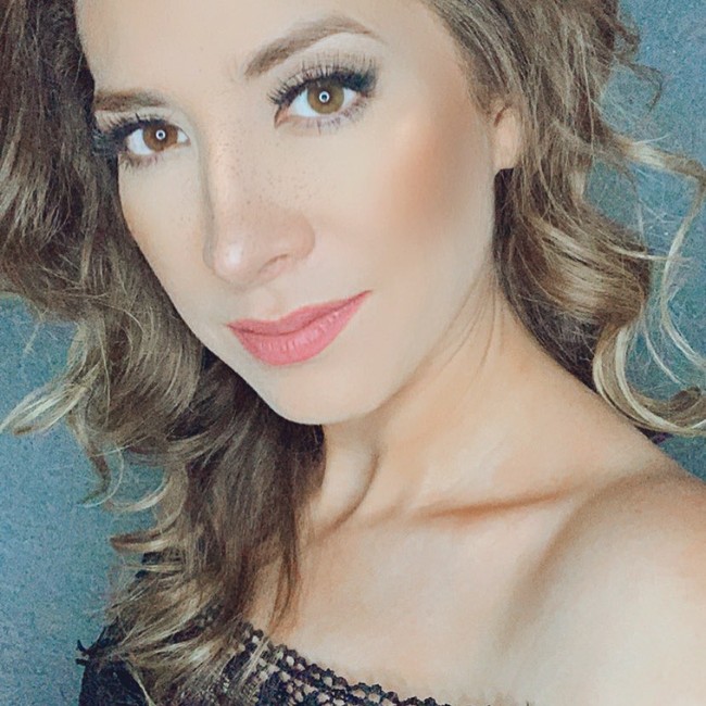 Kabar terbaru Naidelyn Navarrete pun bikin penasaran para penggemar. Ia sendiri masih cukup aktif dalam dunia hiburan dan cukup rajin membagi potretnya di media sosial.Foto: Instagram @naidelynng