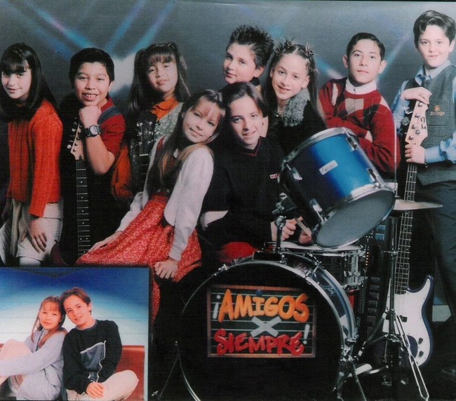 Walau mungkin sudah lupa ceritanya, kamu yang menonton Amigos X Siempre di tahun 2000an pasti masih ingat karakternya yang bisa dibilang antagonis. Renata dikenal sering bersikap jutek dan jahil kepada Ana karena menyukai Pedro. Renata pun sering bikin sebal penonton.Foto: Instagram @naidelynng