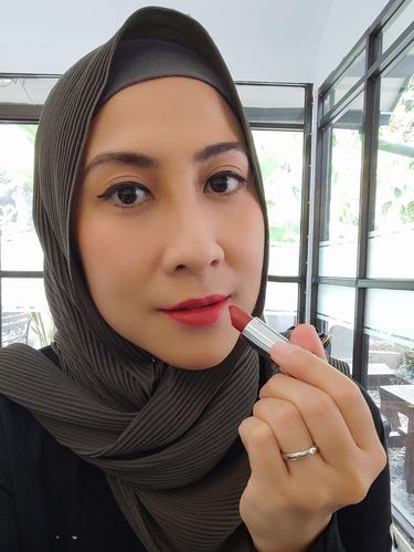 Nia Kartika Putri (NIA AFI) yang kini sudah mantap berhijab