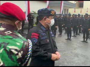 Hujan-hujanan, Prabowo Dianugerahi Warga Kehormatan Brimob Polri