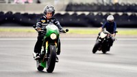 Presiden Joko Widodo (Jokowi) menjajal langsung lintasan Sirkuit Mandalika di Kawasan Ekonomi Khusus (KEK) Mandalika, Kabupaten Lombok Tengah, Provinsi Nusa Tenggara Barat (NTB). Jokowi menaiki motor custom RI 1 berwarna dominan hijau miliknya. (Foto: Fotografer Istana Kepresidenan Agus Suparto)