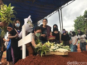 Istri Bantah Keluarga Tak Ada saat Rony Dozer Meninggal Dunia