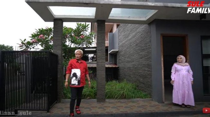 Sule dan Nathalie Holscher Sule dan Nathalie Holscher