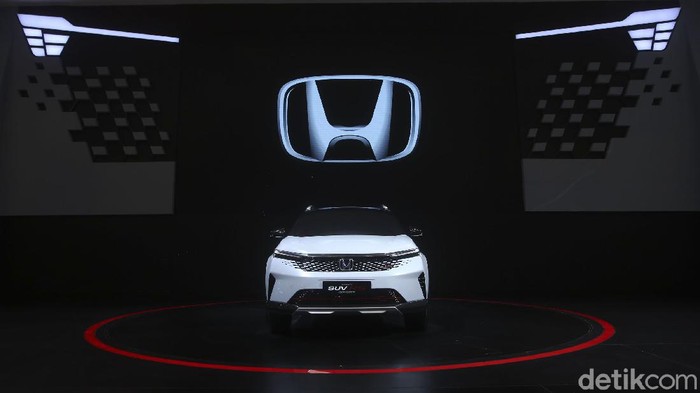 PT Honda Prospect Motor memperkenalkan mobil konsep terbaru di GIIAS 2021. Mobil konsep bernama SUV RS itu bakal menjadi penjegal Toyota Raize dan Daihatsu Rocky.