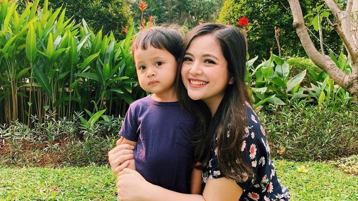 Tasya Kamila dan Anaknya Tasya Kamila dan Anaknya
