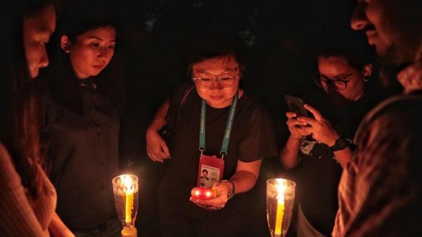 Di Singapura ada juga wisata mistis yang angker. Traveler bisa merasakan pengalaman seru yang mengerikan ini lewat tur Creepy Tales of Singapore. Pemandu akan mengajak kamu pergi ke tempat-tempat dengan legenda urban yang terkenal di Singapura seperti pemakaman kuno dan lokasi yang berhubungan dengan tragedi Perang Dunia II. Di Singapura ada juga wisata mistis yang angker. Traveler bisa merasakan pengalaman seru yang mengerikan ini lewat tur Creepy Tales of Singapore. Pemandu akan mengajak kamu pergi ke tempat-tempat dengan legenda urban yang terkenal di Singapura seperti pemakaman kuno dan lokasi yang berhubungan dengan tragedi Perang Dunia II.