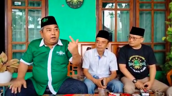 Wakil Ketua PWNU Lampung M Irfandi (kiri) (Screenshot video viral)