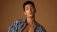 Di Squid Game, Wi Ha Joon berperan sebagai Hwang Jun Ho. Foto: (dok. Instagram @wi__wi__wi)