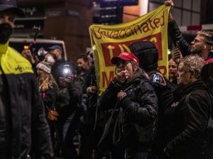 PM Belanda Umumkan Lockdown, Ratusan Warga Gelar Aksi Demo