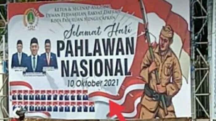 Beredar foto baliho yang dipasang DPRD Kota Pasuruan. Dalam baliho ucapan Selamat Hari Pahlawan Nasional itu, ada kesalahan penulisan hingga membuat netizen ngakak.