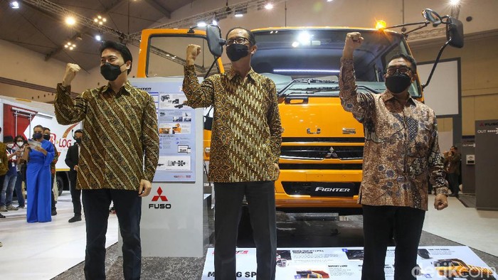 Ini Mobil Anti-Mainstream di GIIAS 2021 Tak melulu mobil listrik hingga supercar, GIIAS 2021 juga memamerkan unit mobil bus sampai truk lho.