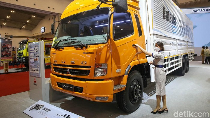 Ini Mobil Anti-Mainstream di GIIAS 2021 Tak melulu mobil listrik hingga supercar, GIIAS 2021 juga memamerkan unit mobil bus sampai truk lho.