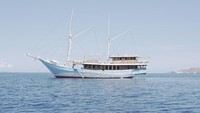 Labuan Bajo dipilih sebagai lokasi operasional Kapal Phinisi karena dianggap sebagai salah satu destinasi favorit masyarakat Indonesia. Banyak pula masyarakat Jawa Barat yang berwosata ke Labuan Bajo. (Istimewa/dok Jaswita Jabar)