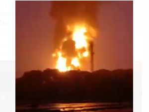 Warga Dengar Petir Sebelum Tangki Pertamina Cilacap Kebakaran