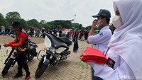 Prosesi upacara bendera menjadi rangkaian utama dalam peringatan Hari Pahlawan yang digelar komunitas MGI. 
