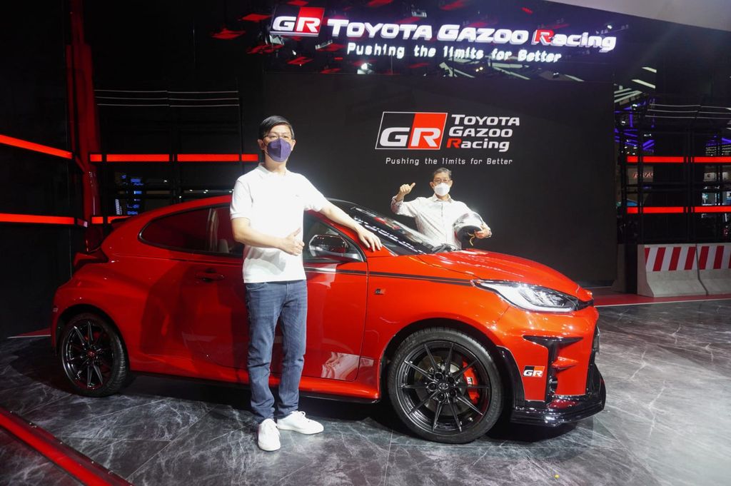 Serah terima Toyota GR Yaris ke tangan konsumen di GIIAS 2021.