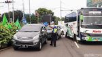 Pakai Gage dan Buka Tutup, Lalin Puncak Bogor Masih Macet