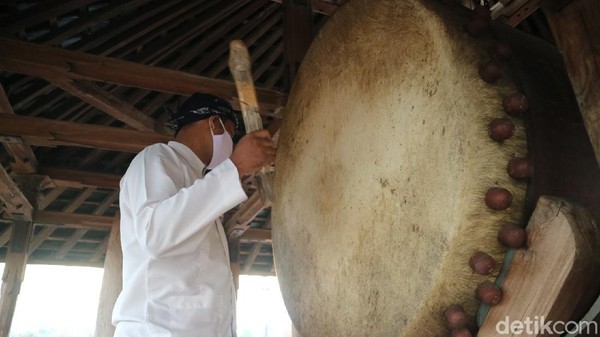 Biasanya, dua pekan sebelum puasa terdapat rangkaian acara, mulai dari pasar tiban hinga jajanan di sepanjang jalan Sunan Kudus. (Dian Utoro Aji/detikcom) Biasanya, dua pekan sebelum puasa terdapat rangkaian acara, mulai dari pasar tiban hinga jajanan di sepanjang jalan Sunan Kudus. (Dian Utoro Aji/detikcom)