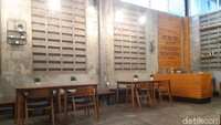 Coffe Improvement Learning atau CIL Room berlokasi di Bogor. Di dalamnya ada dua tempat nongkrong yaitu indoor dan outdoor. (Luthfi Hafidz/detikcom)