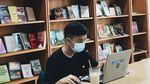 Foto: Ada Perpustakaan dalam Kafe, Bisa Baca Buku sambil Ngopi