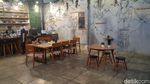 Foto: Ada Perpustakaan dalam Kafe, Bisa Baca Buku sambil Ngopi