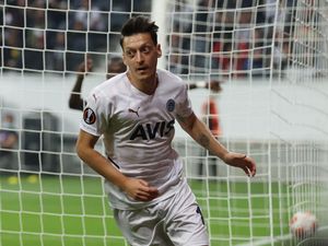 Oezil Dilepas Fenerbahce, Rans Cilegon Terus Jalin Komunikasi