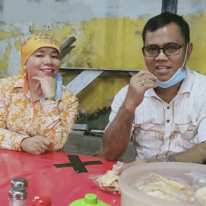 Momen Bahagia Ibunda Bibi Andriansyah Saat Kulineran Bareng Mendiang Vanessa Angel Momen Bahagia Ibunda Bibi Andriansyah Saat Kulineran Bareng Mendiang Vanessa Angel