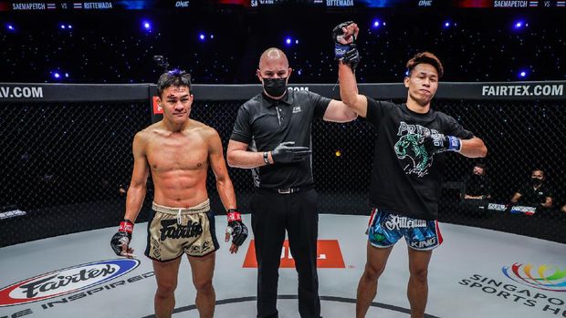 ONE Championship baru saja menuntaskan ONE: NEXTGEN II semalam. Duel utama dimenangkan oleh Rittewada Petchyindee.